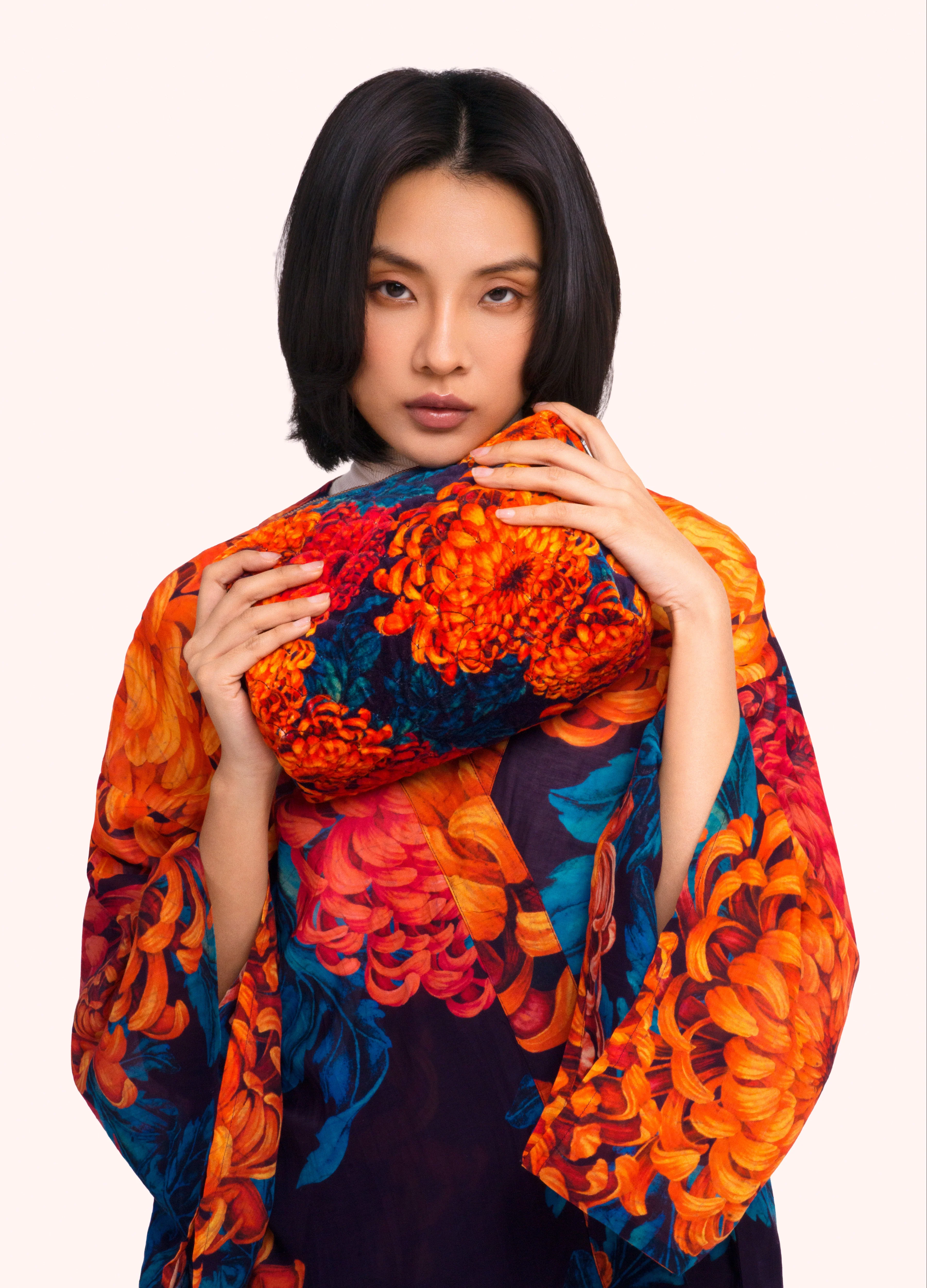 *AW26* Chrysanthemum Quilted Velvet Washbag - Image 2