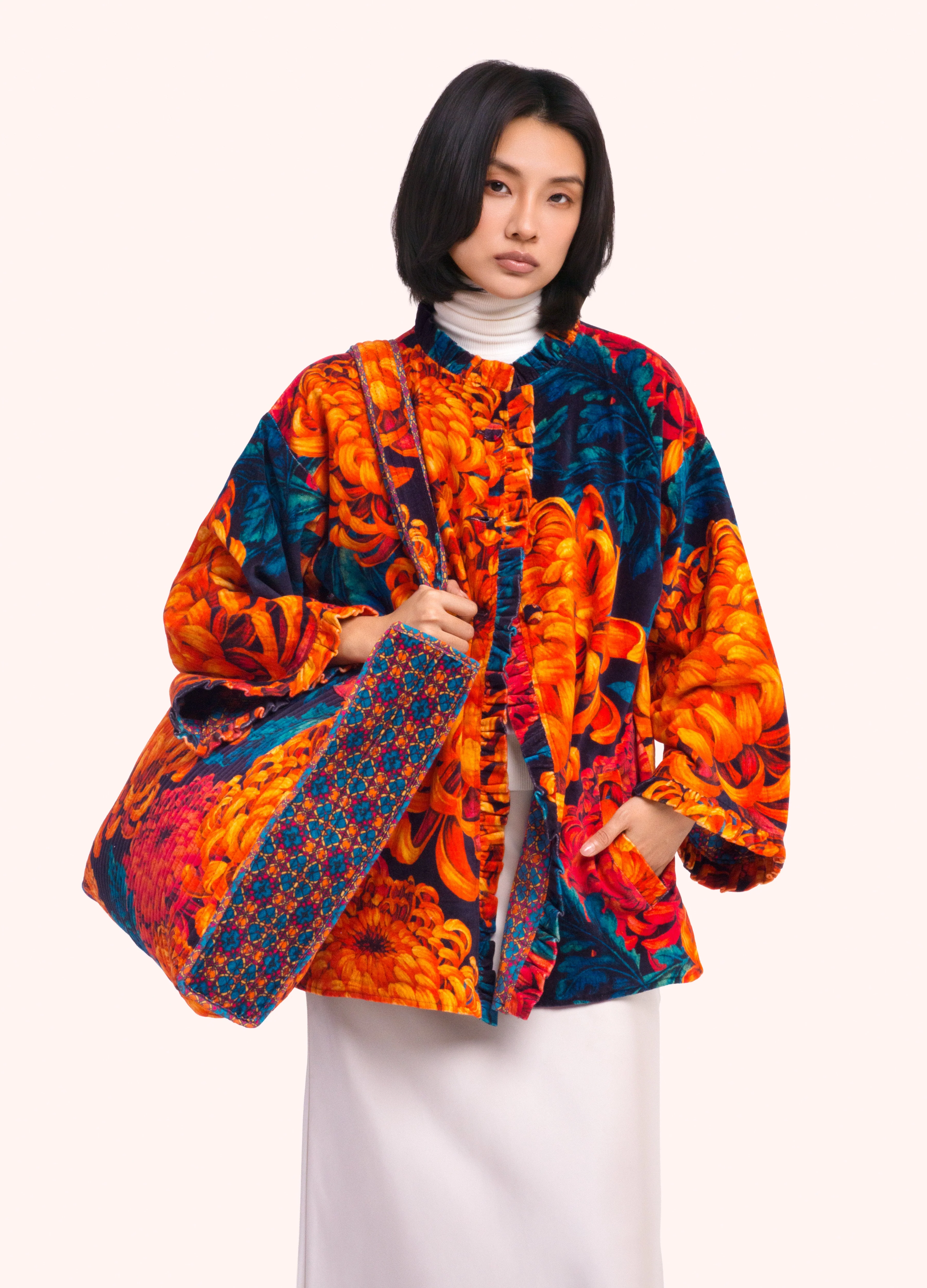 *AW26* Lux Velvet Quilted Tote - Chrysanthemum