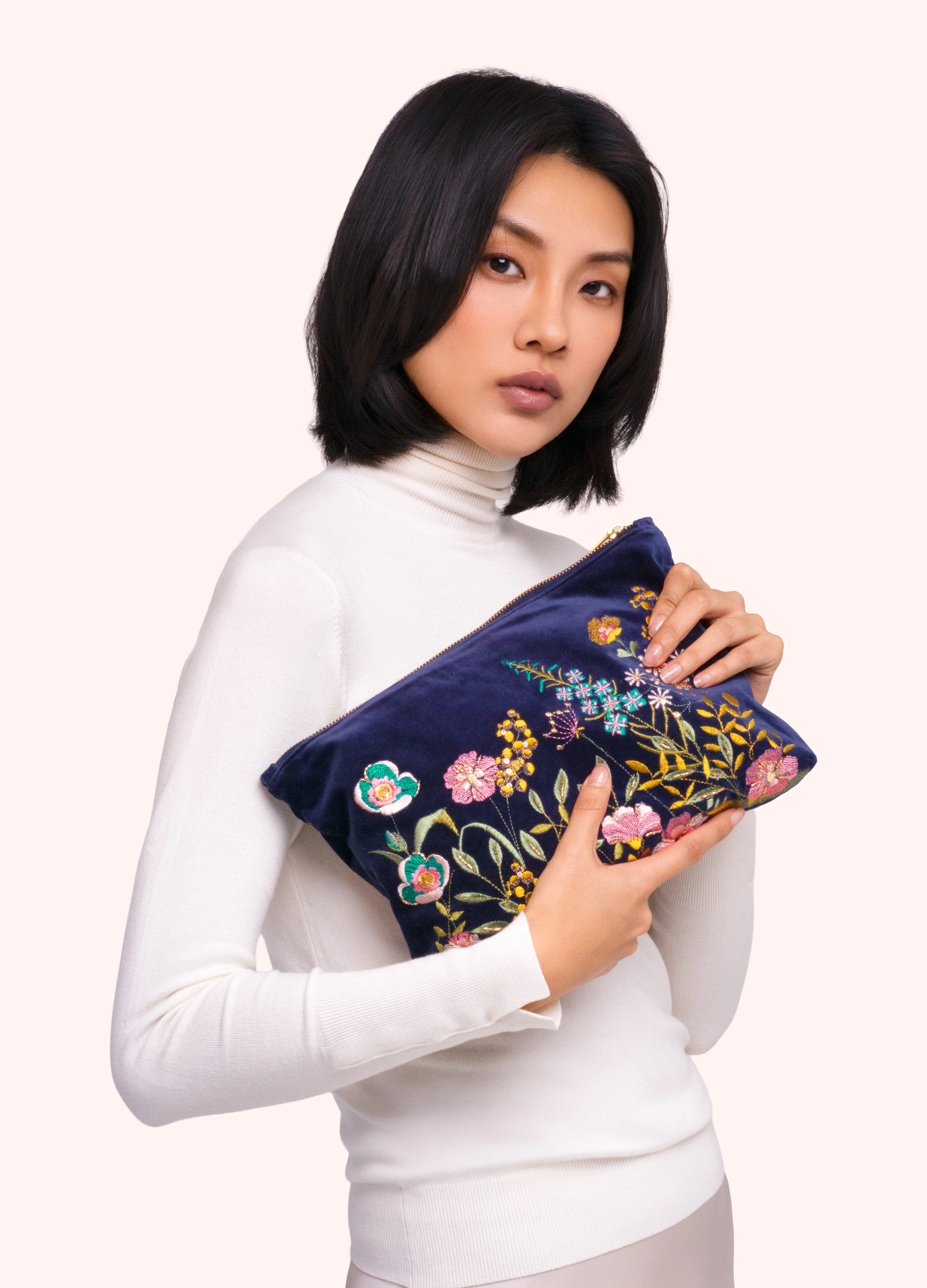 *AW26* Navy Floral Hedgerow Zip Pouch - Image 2