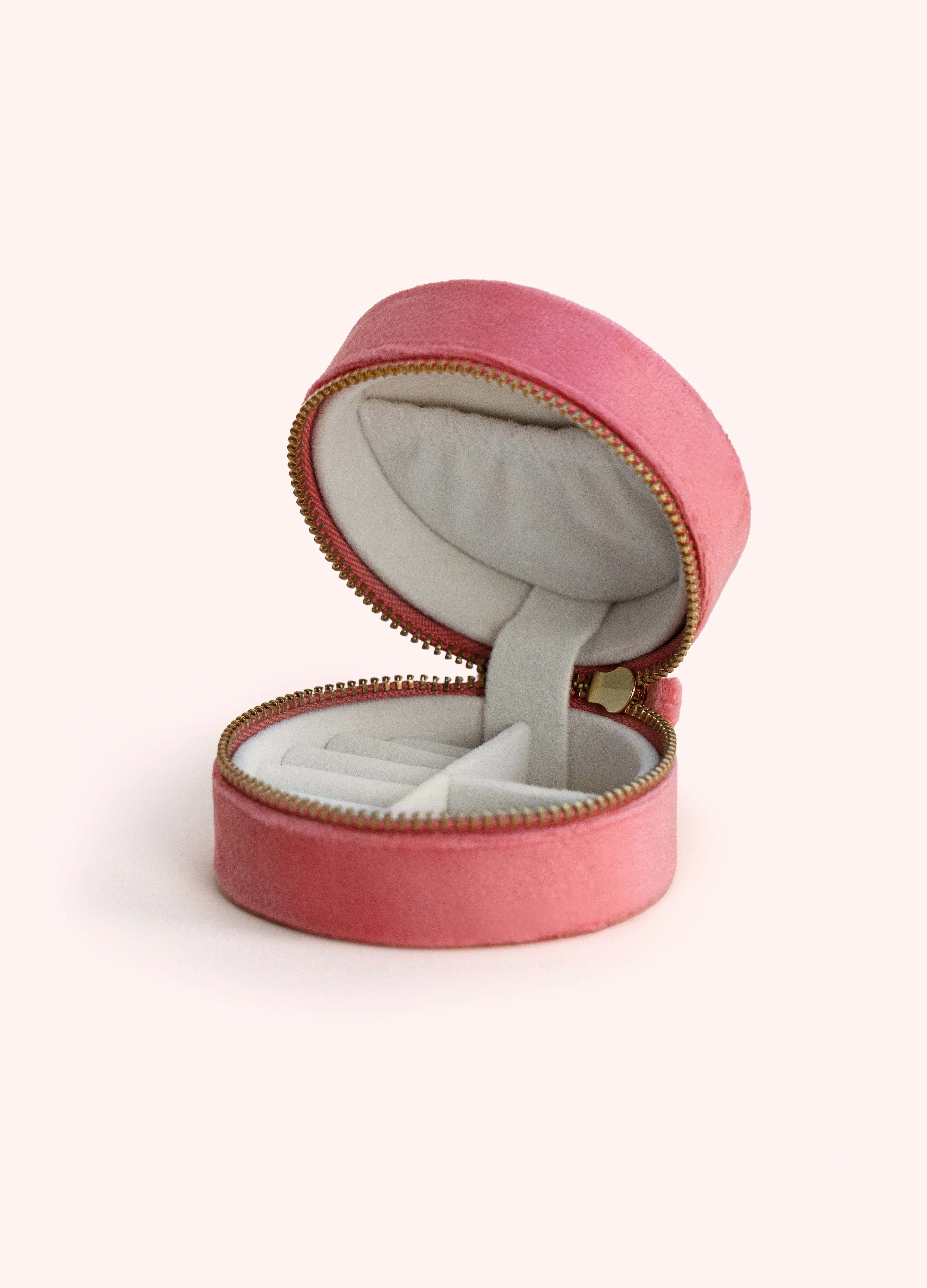 *AW26* Round Jewellery Box - Mouse - Image 2