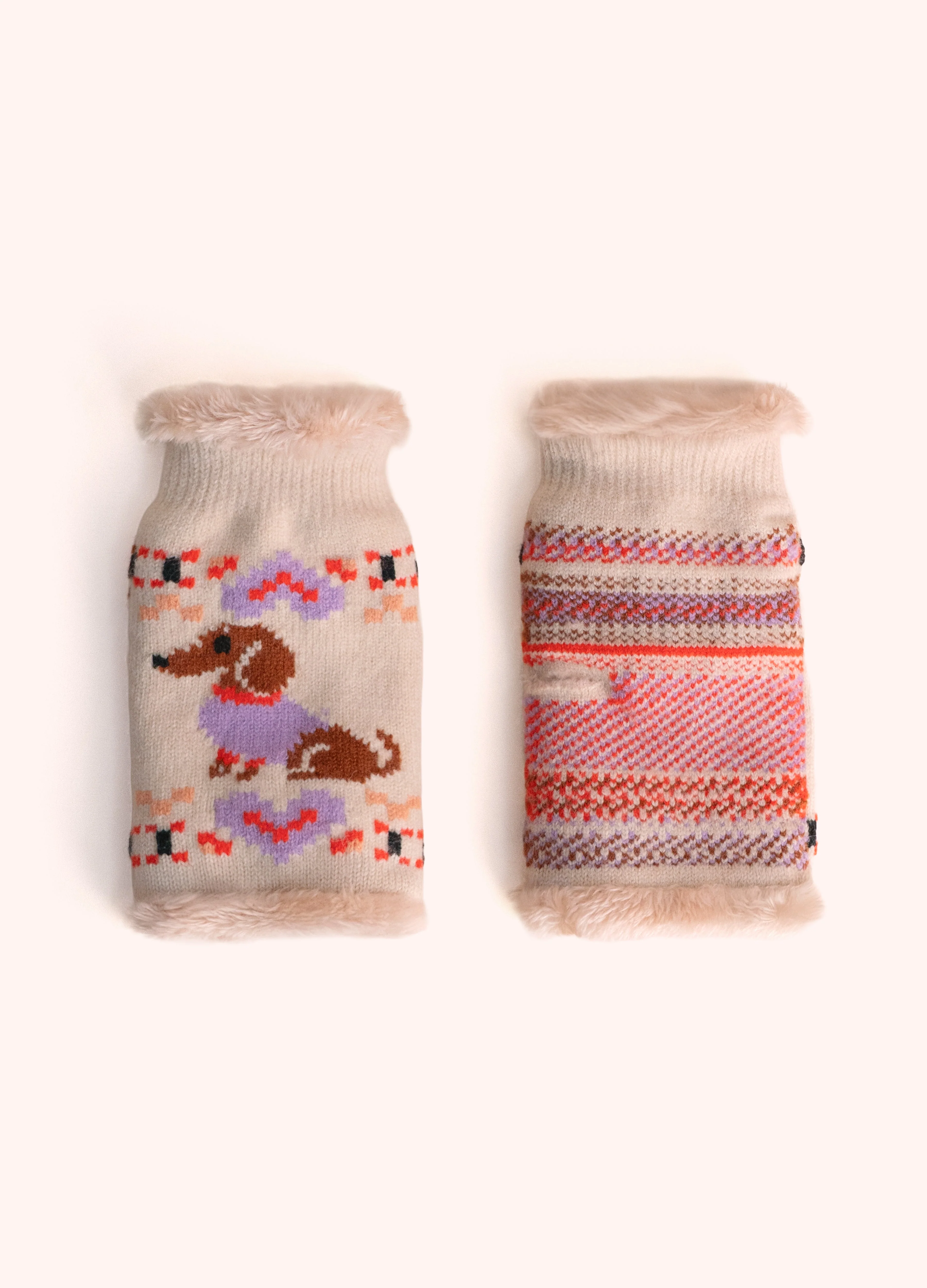 *AW26* Sausage Dog Wrist Warmers, Cream