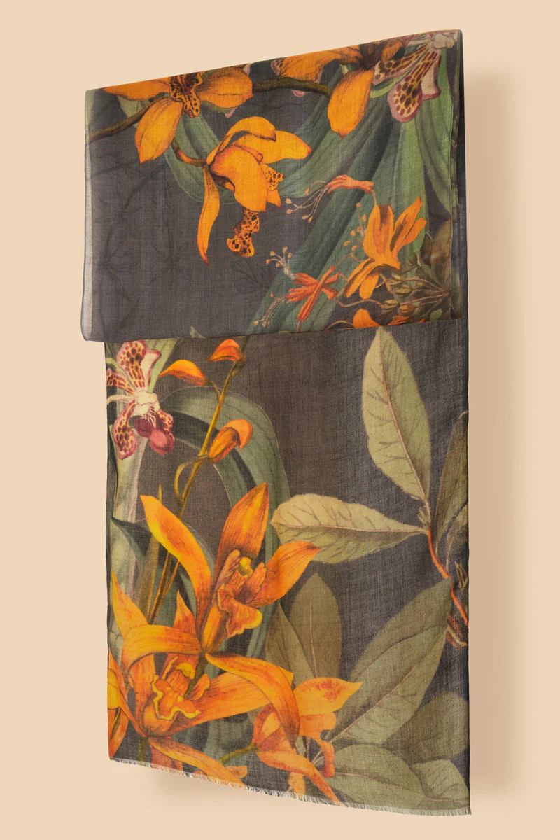 Wool Wrap Botany Bliss in Charcoal Scarf - Image 3